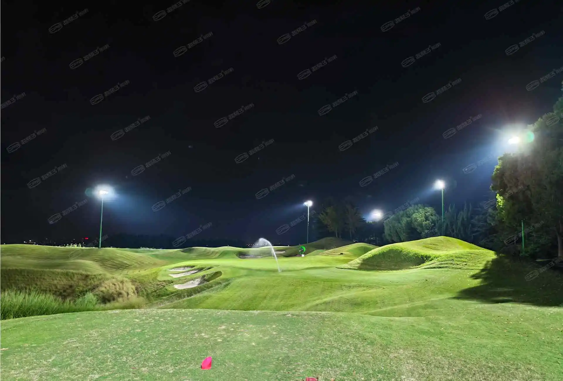 Suzhou night golf: tee view towards the illuminated hole