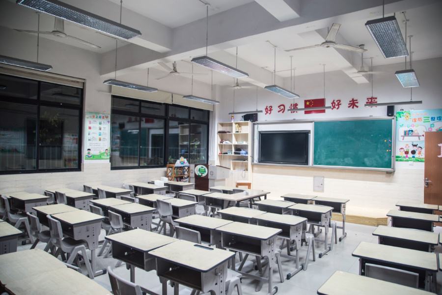 打造健康光环境，守护学子未来丨温州龙湾区“明眸皓齿”中小学校照明改造