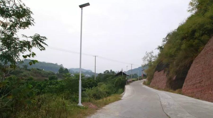 走进美丽新农村 点亮回家路 照亮归家心