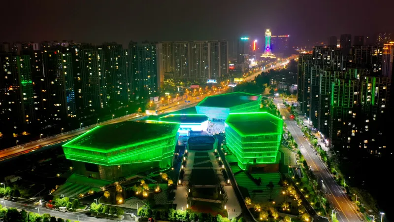 【案例】湖南衡阳市影剧与青少年活动中心泛光照明工程