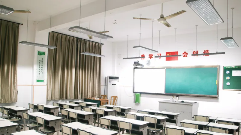 打造健康光环境，守护学子未来丨温州龙湾区“明眸皓齿”中小学校照明改造